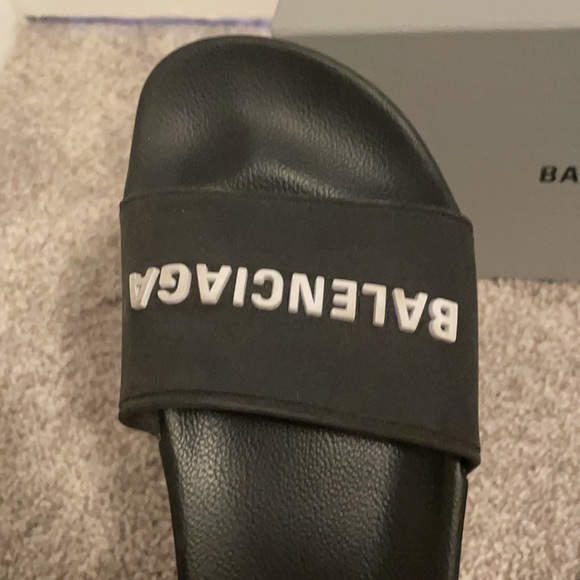 Balenciaga Slides - Picture 7 of 9